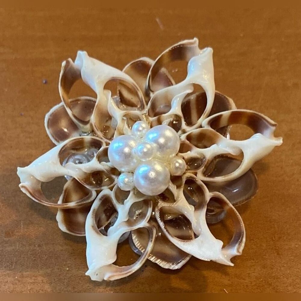 White Shell Flower Brooch Faux Pearl Cluster Women Costume Jewelry 1.75 Inch
